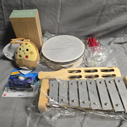 TOTE OF APPROXMATELY 10 ASSORTED TOYS AND GAMES TO INCLUDE MUSICAL INSTRUMENTS, TEDDIES AND HOT WHEELS 