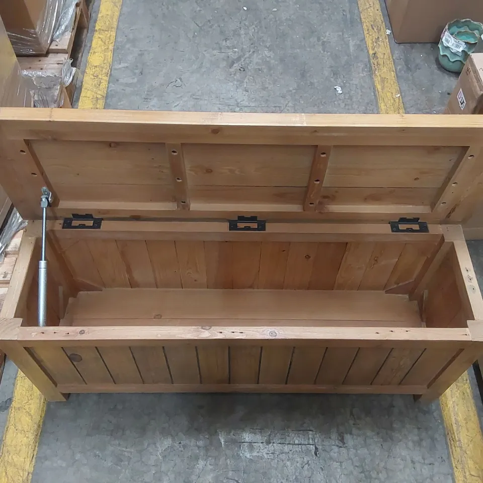 ASHWELL BLANKET BOX NATURAL RECLAIMED PINE WITH GAS LIFT