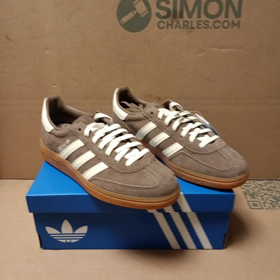 ADIDAS HANDBALL SPEZIAL W TRAINERS – GREY SUEDE, UK 5