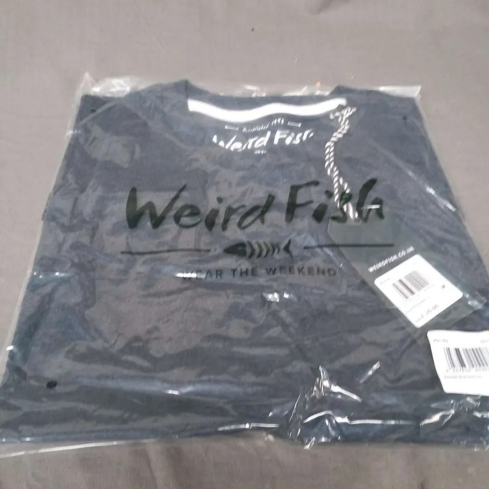 BRAND NEW BAGGED WEIRD FISH NAVY HOOKED BRANDED TEE SHIRT SIZE M