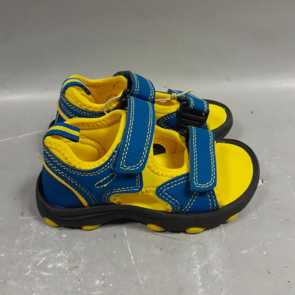 MOUNTAIN WAREHOUSE CHILDRENS TWIN STRAP SANDALS IN BLUE/YELLOW - 7 