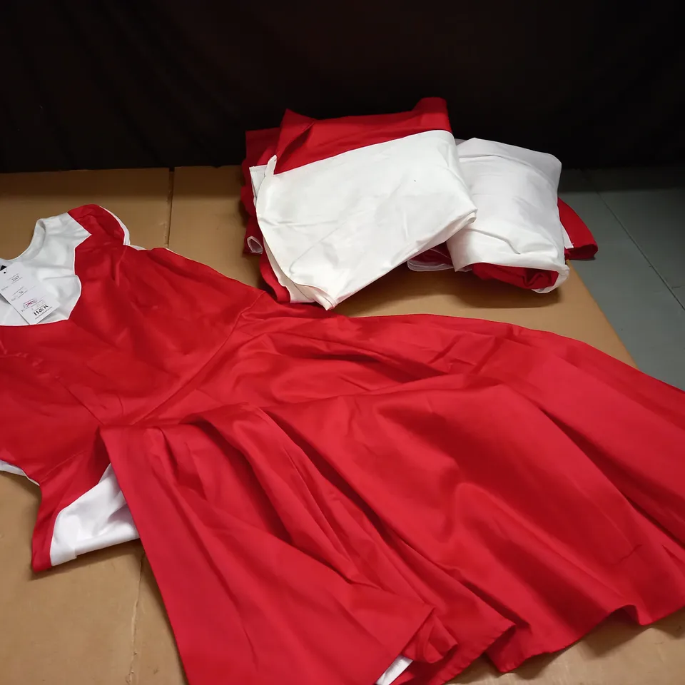 LOT OF 5 HEARTS AND ROSES TWO TONE DRESS IN RED/WHITE - VARIOUS SIZES