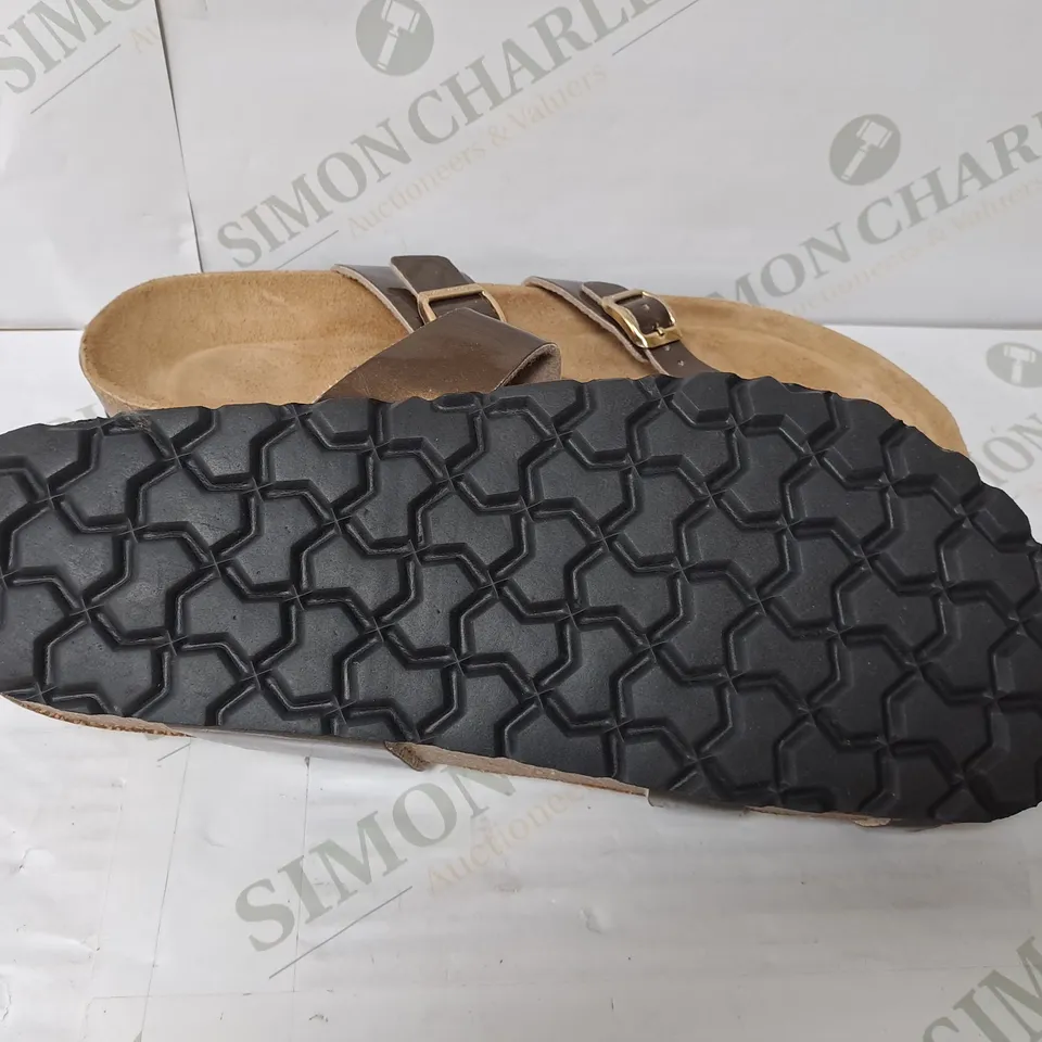BROWN LEATHER STRAPS SANDALS 