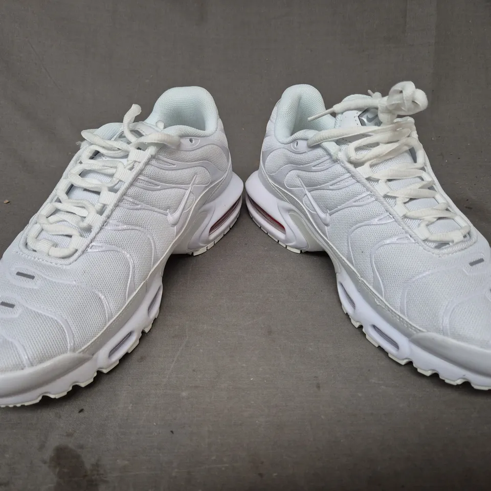 PAIR OF NIKE TN AIR SHOES IN WHITE UK SIZE 7