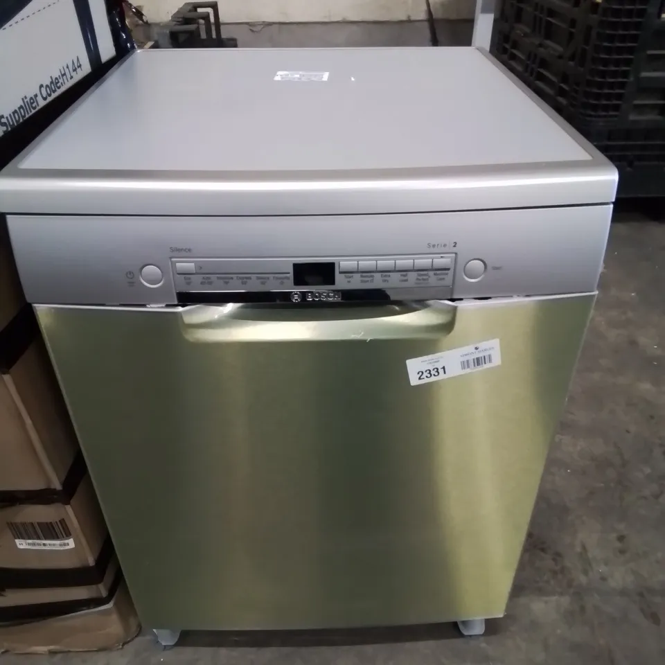 BOSH SERIES 2 DISHWASHER IN SILVER 