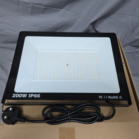 LED FLOOD LIGHT 200W IP66 – OUTDOOR GARDEN LIGHTING