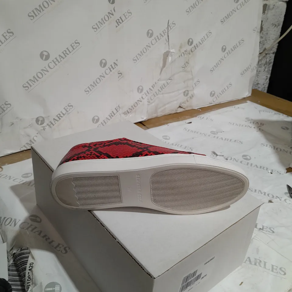 BOXED KENNETH COLE RED SNAKESKIN TRAINERS SIZE 7