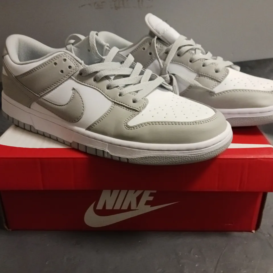 BOXED PAIR OF NIKE DUNK LOW RETRO SHOES IN GREY/WHITE UK SIZE 11