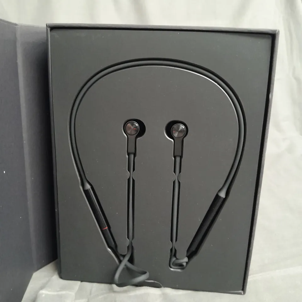 BOXED HUAWEI FREELACE HIPAIR EARBUDS IN BLACK