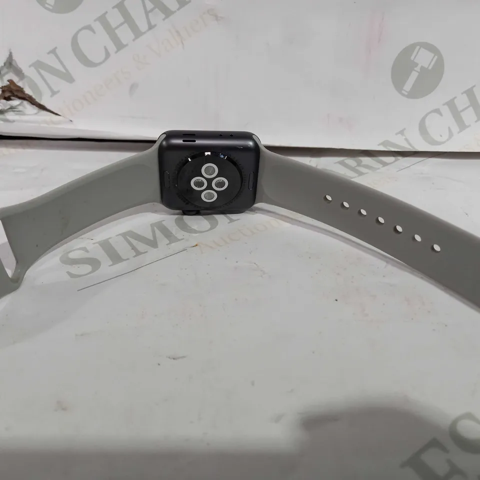 APPLE WATCH SERIES 3 - ALUMINIUM GREY