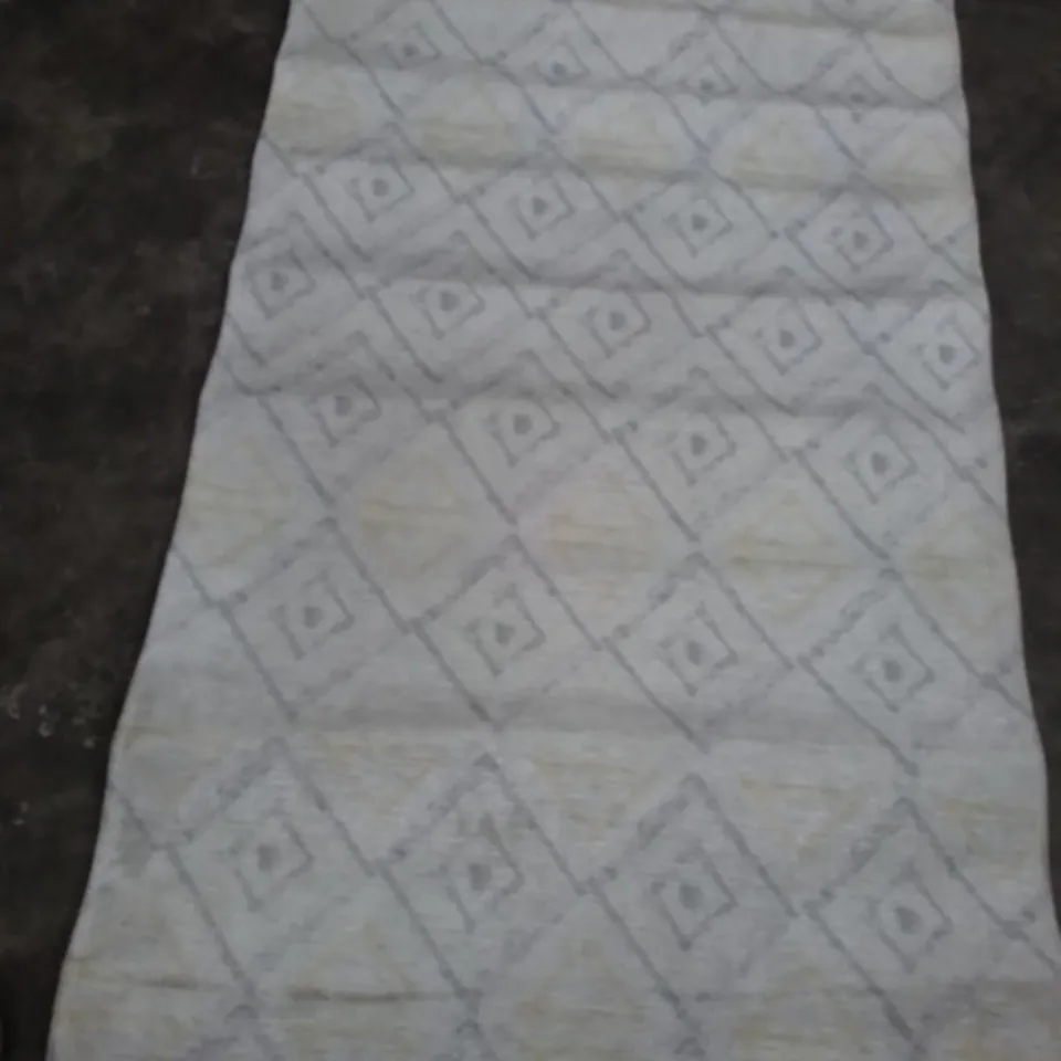 RUG WITH YELLOW/GREY 140X75CM