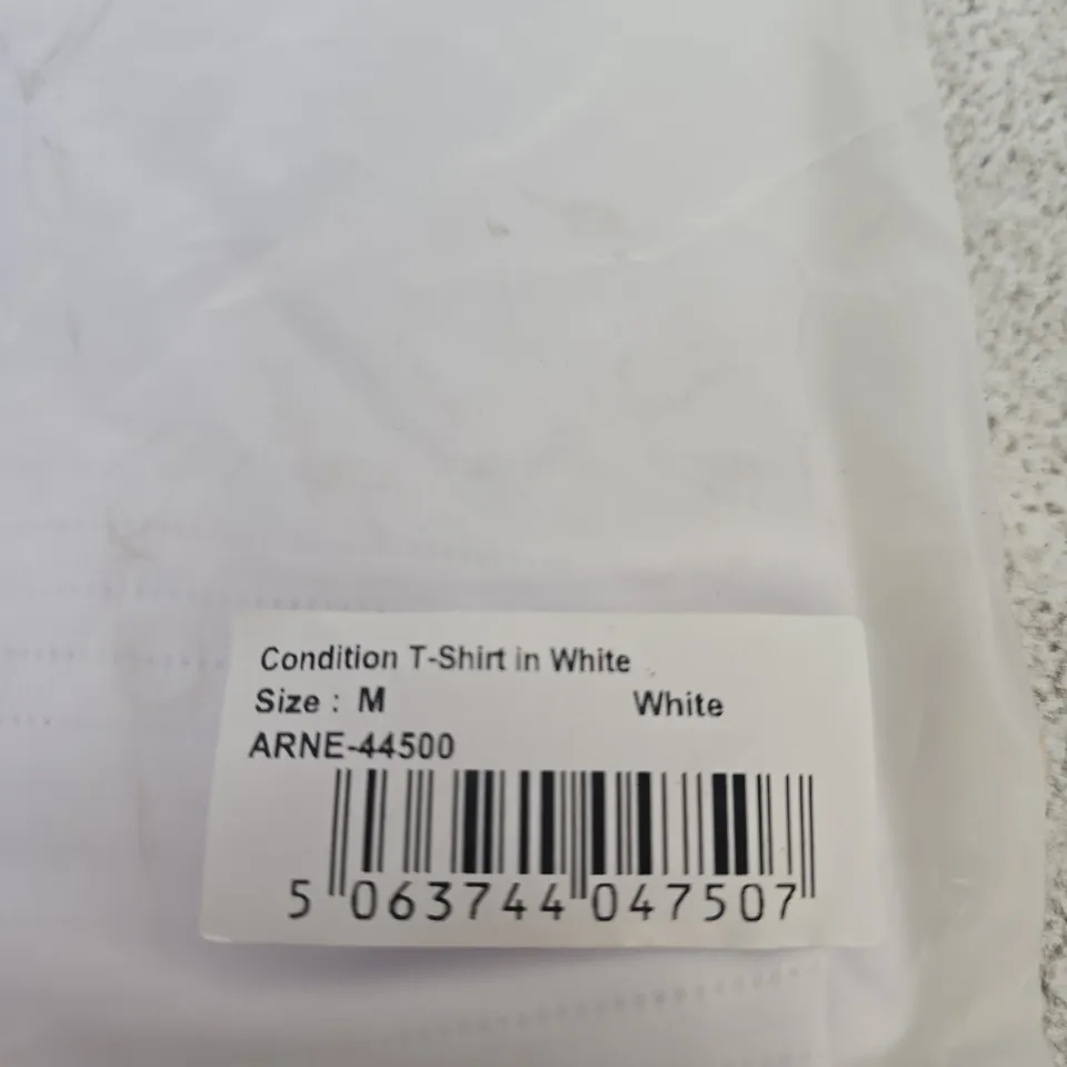 BAGGED ARNE CONDITION T‑SHIRT IN WHITE, SIZE M