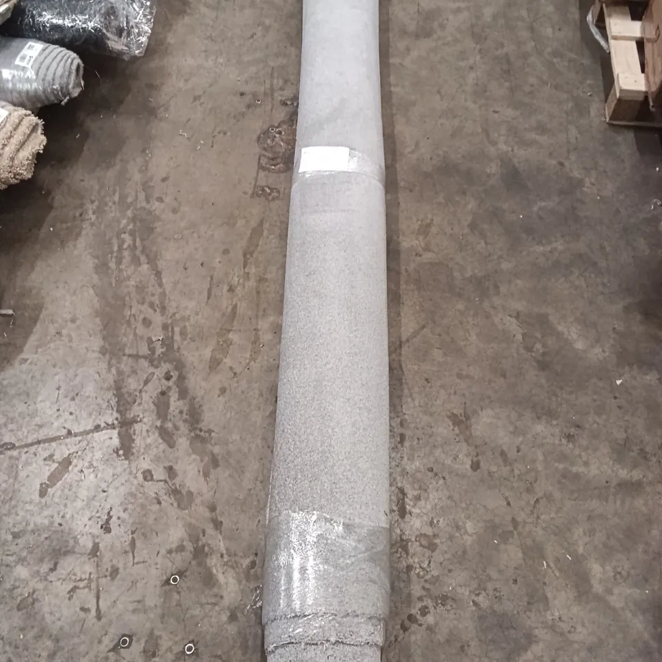 ROLL OF TWIST HEATHERS APPROX SIZE: 2.05M X 4.00M