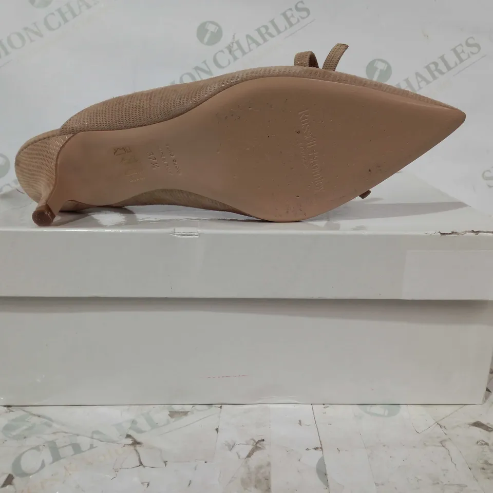 BOXED PAIR OF RUSSELL & BROMLEY CLOSED POINTED TOE LOW HEEL SHOES IN TAN EU SIZE 37.5