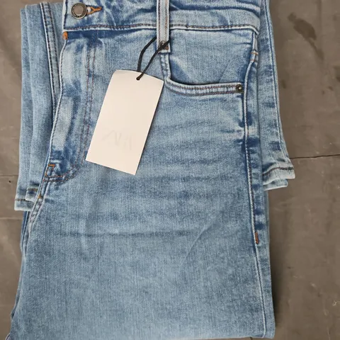 ZARA JEANS IN BLUE SIZE UK 10