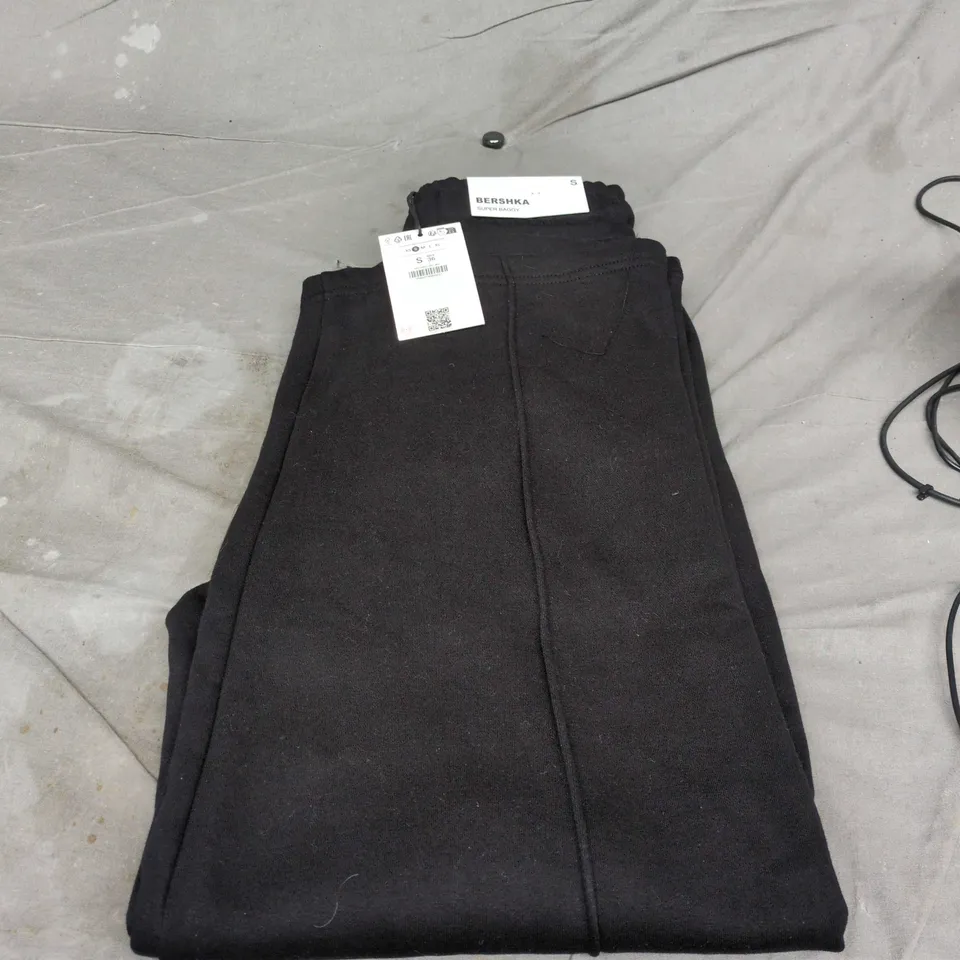 BERSHKA SUPER BAGGY TROUSERS – BLACK (UK 8) 