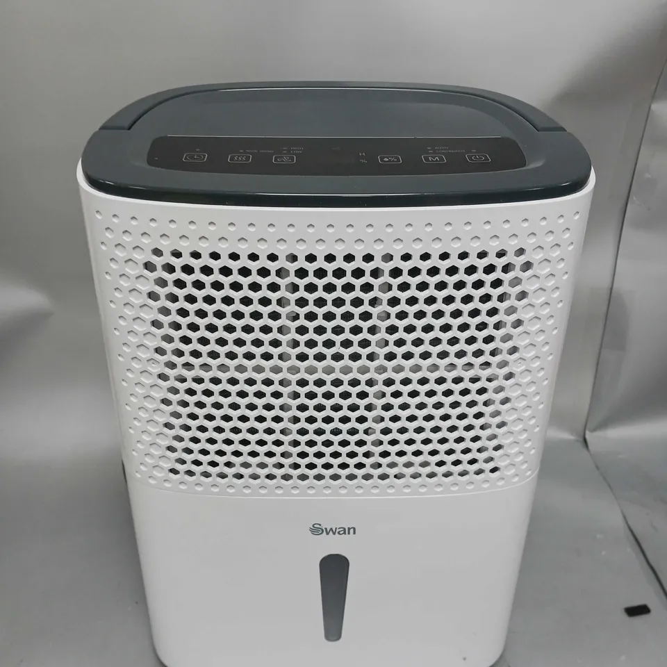 SWAN 10-LITRE DEHUMIDIFIER - WHITE/GREY RRP £99.99