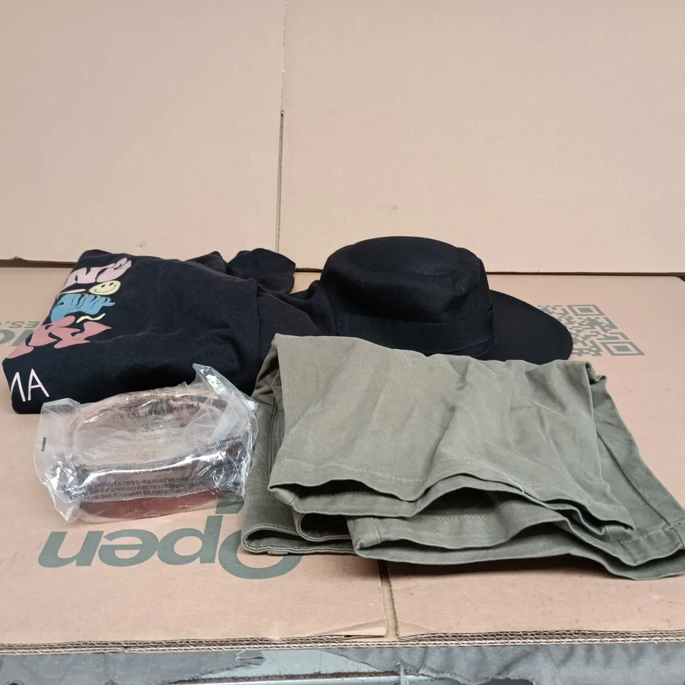 BOX OF APPROXIMATELY 25 ASSORTED CLOTHING ITEMS TO INCLUDE GYM MAMA JUMPER, BLACK HAT, SHORTS, BELT ETC
