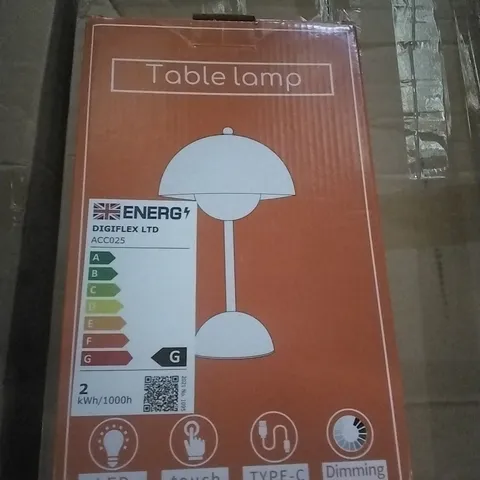 BOXED TRIXES TABLE LAMP