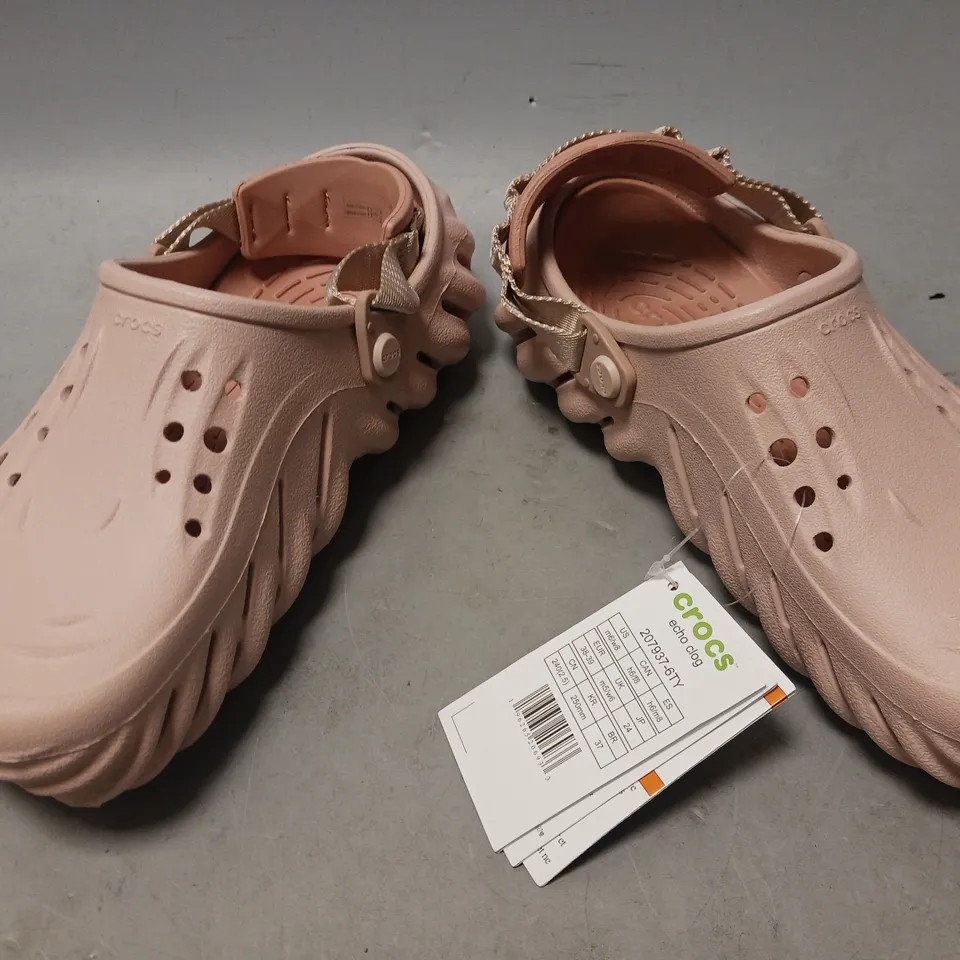 PAIR OF CROCS ECHO CLOGS IN PINK UK SIZE M5/W6