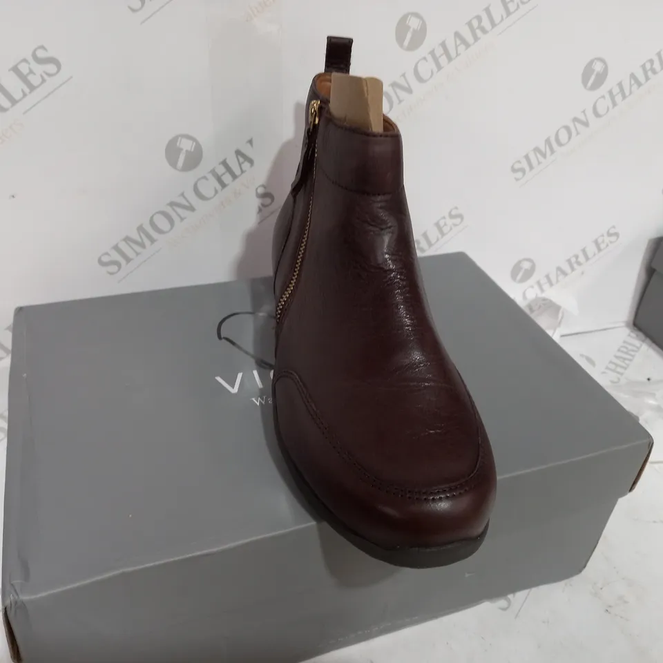 VIONIC LOIS BROWN ANKLE BOOTS - UK SIZE 6