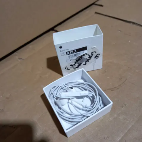 APPLE EARBUDS