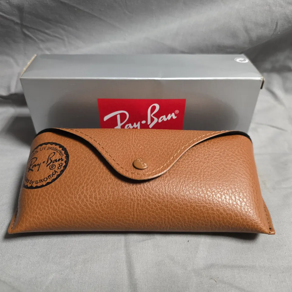 RAY-BAN SUNGLASSES – BLACK WAYFARER STYLE, WITH LEATHER CASE & ORIGINAL BOX