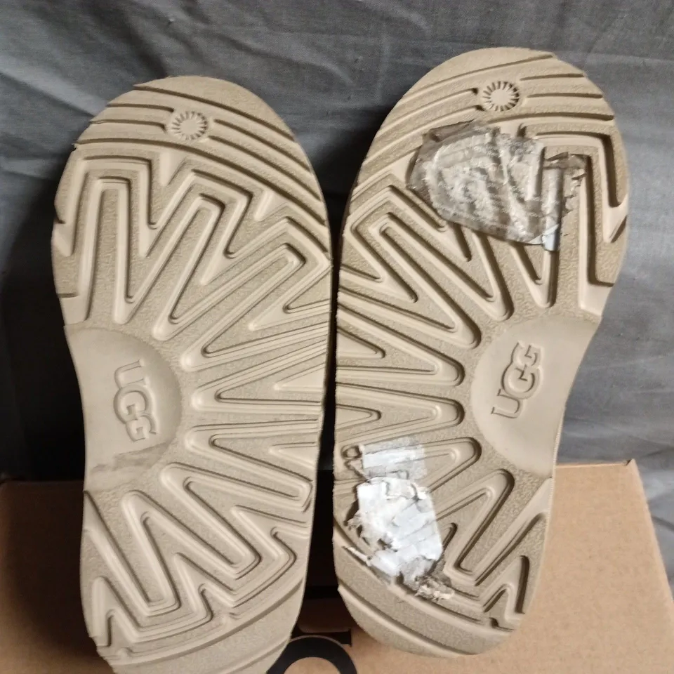 UGG ULTRA STRETCH CUFF SUEDE BOOTS – BEIGE, UK 10