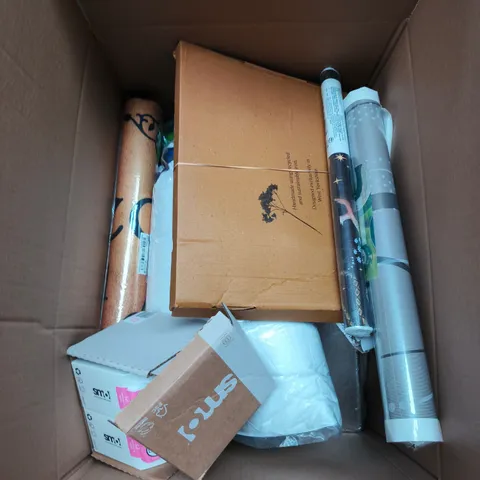 LARGE BOX OF ASSORTED HOUSEHOLD ITEMS 