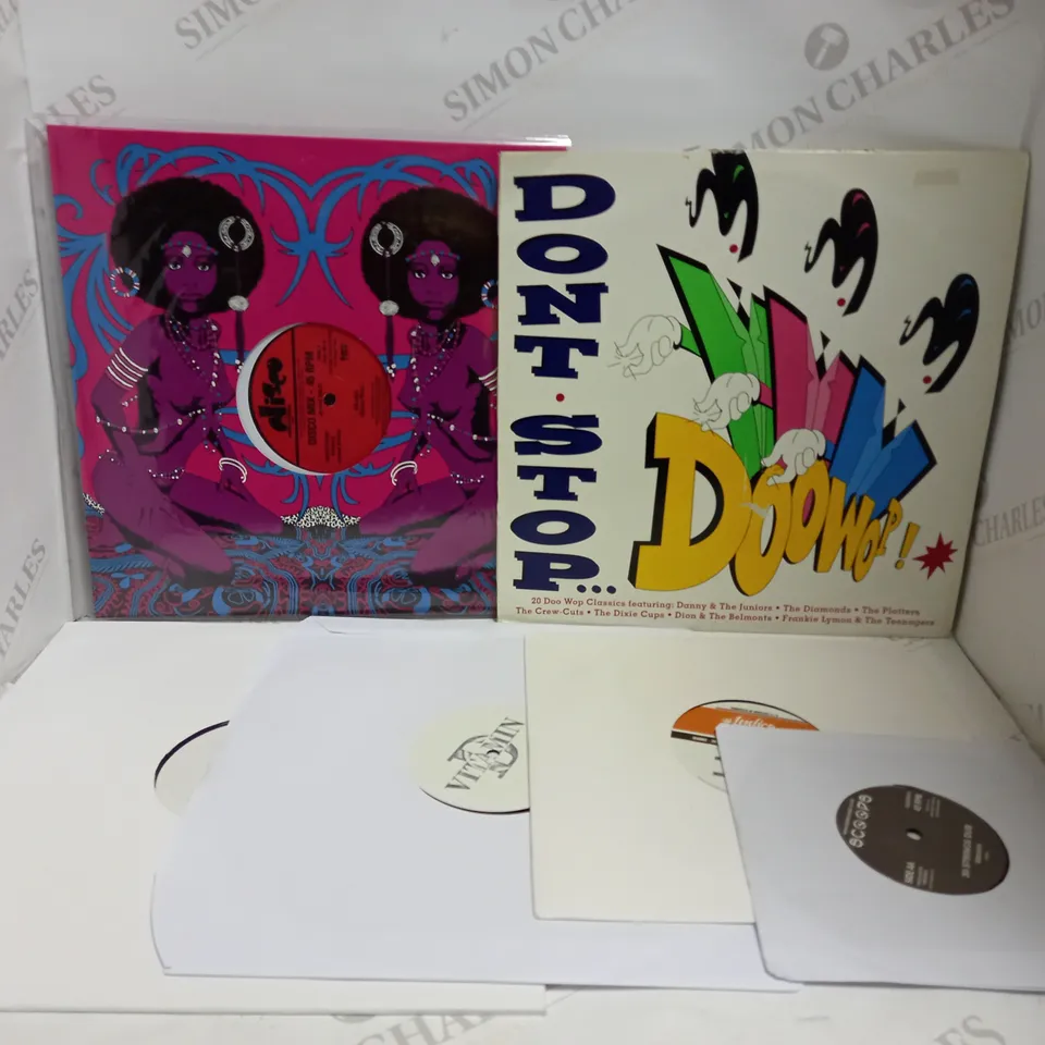 LOT OF 15 ASSORTED VINYL RECORDINGS, TO INCLUDE BOB DYLAN, LAUNDROMAT, ARCTIC MONKEYS, ETC