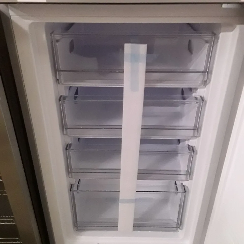 HOOVER HOCT3L517EWSK-1 FREESTANDING FRIDGE FREEZER IN SILVER - UNPROCESSED RAW RETURN