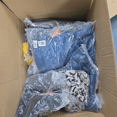 BOX OF APPROXIMATELY 20 ASSORTED ITEMS TO INCLUDE: &MAISI DENIM JACKET