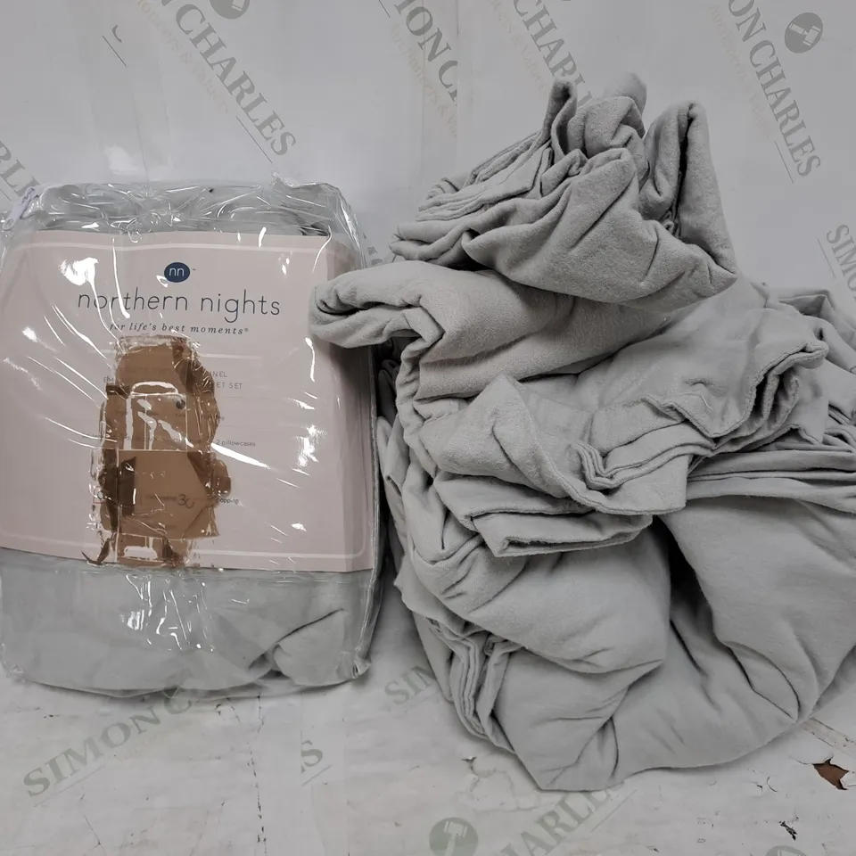 FLANNEL 4 PIECE DUVET SET IN GREY SUPER  KING SIZE 