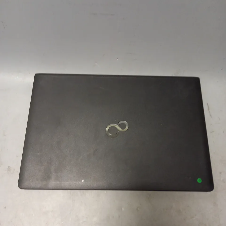 FUJITSU LIFEBOOK A555 LAPTOP IN BLACK