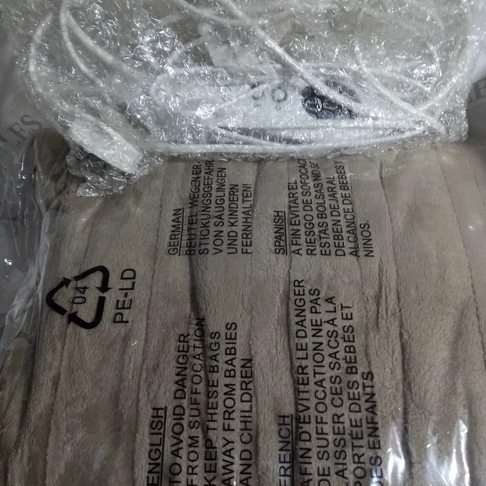 COZEE HOME VELVETSOFT HEATED THROW IN DARK TAUPE