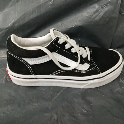 UNBOXED PAIR OF KIDS CANVAS VANS - UK SIZE 13 - 