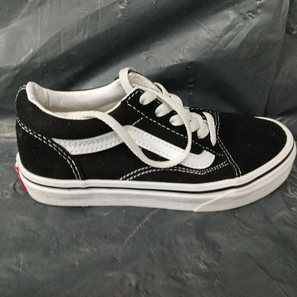 UNBOXED PAIR OF KIDS CANVAS VANS - UK SIZE 13 - 