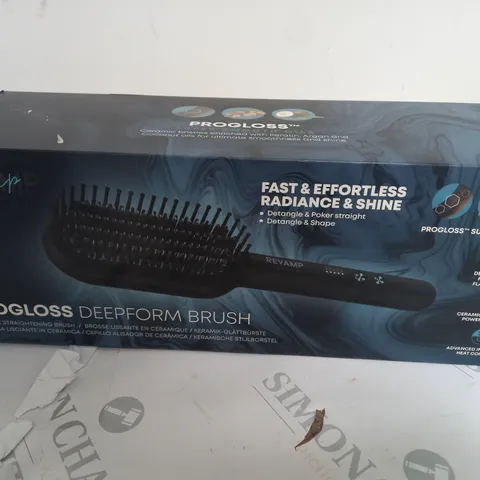 BOXED REVAMP PROGLOSS DEEPFORM BRUSH (BR-2000-GB)