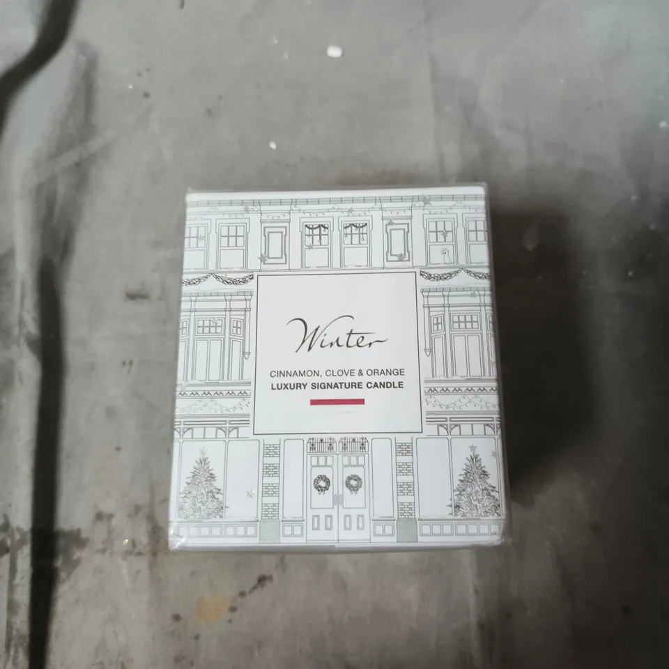 WINTER CINNAMON, CLOVE & ORANGE LUXURY SIGNATURE CANDLE