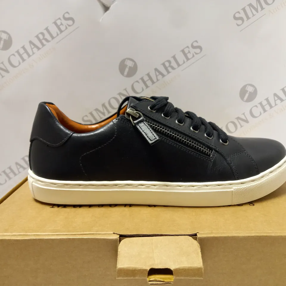 BOXED MAISON DE NIMES LEATHER ZIP SIDE TRAINERS, BLACK - SIZE 6 