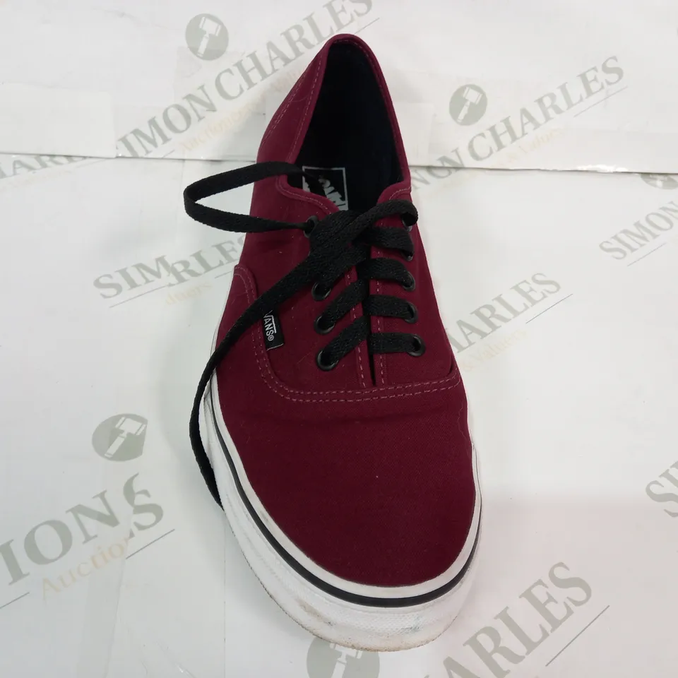 PAIR OF VANS CANVAS SHOES IN BURGUNDY UK SIZE 11