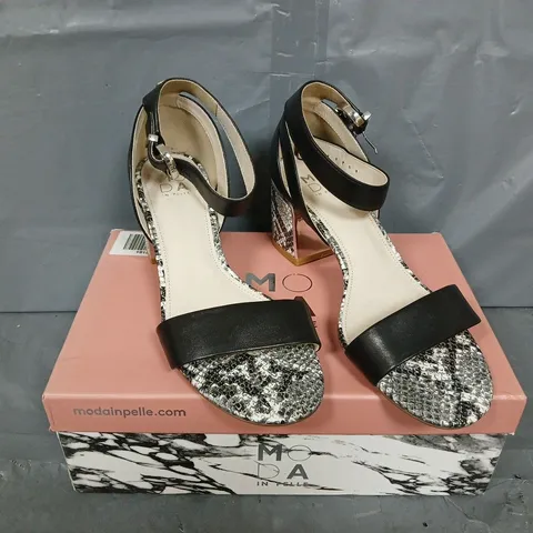 BOXED PAIR OF MODA IN PELLE OREENA BLACK HEEL SANDAL - UK SIZE 40