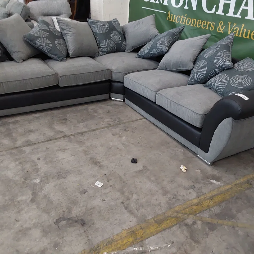 DESIGNER CORNER GROUP BLACK FAUX LEATHER & GREY FABRIC WITH SCATTER CUSHIONS 