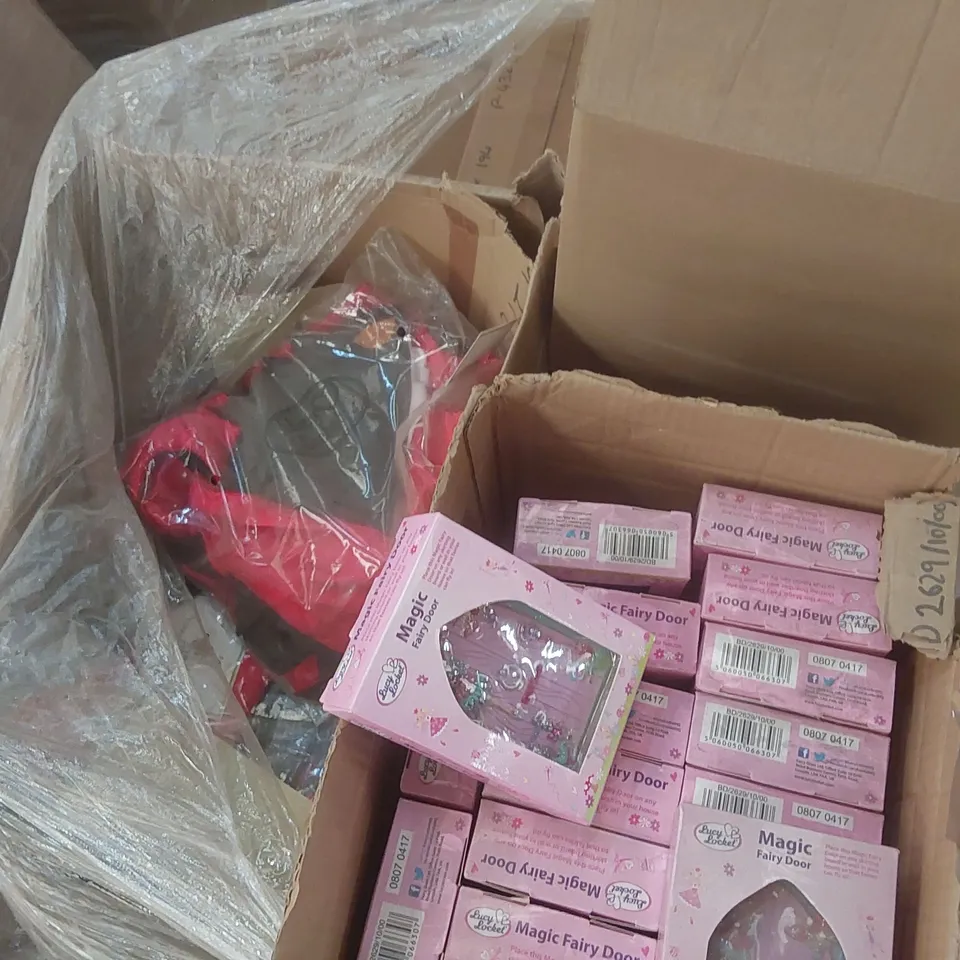 PALLET CONTAINING A LARGE QUANTITY OF ASSORTED ITEMS INCLUDING: CHILDREN'S FANCY DRESS COSTUMES, MAGIC FAIRY DOOR TOYS ECT