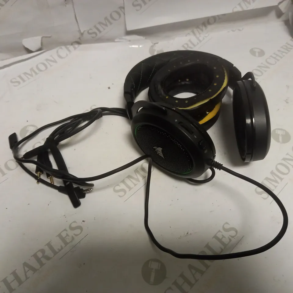 CORSAIR HS50 PRO GAMING HEADSET, GREEN