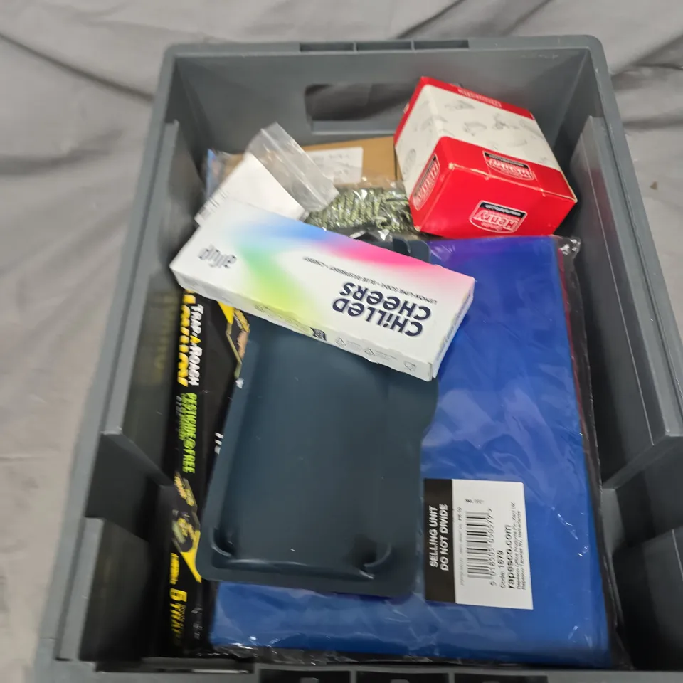 APPROXIMATELY 15 ASSORTED HOUSEHOLD ITEMS TO INCLUDE AIR UP PODS , HENRY HOOVER BATTERY CHARGER , ETC 