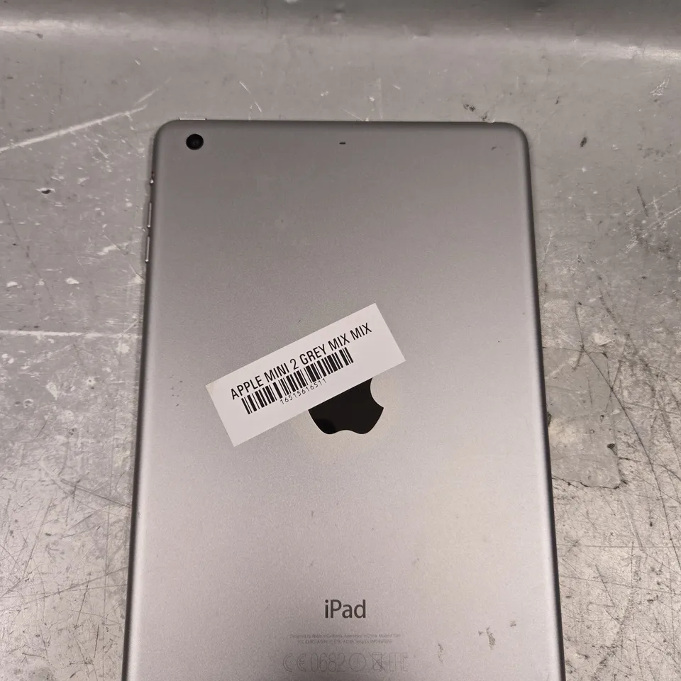 APPLE IPAD MINI 3 TABLET