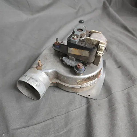 Automotive blower motor housing assembly 