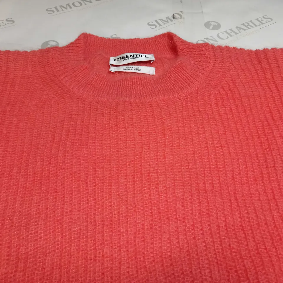 ESSENTIAL ANTWERP SOFT ROUND NECK SWEATER IN ORANGE/LIGHT BLUE - MEDIUM