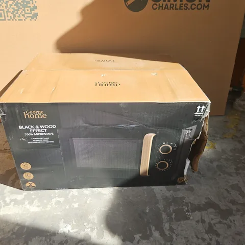 BLACK AND WOOD EFFECT 700W MICROWAVE 